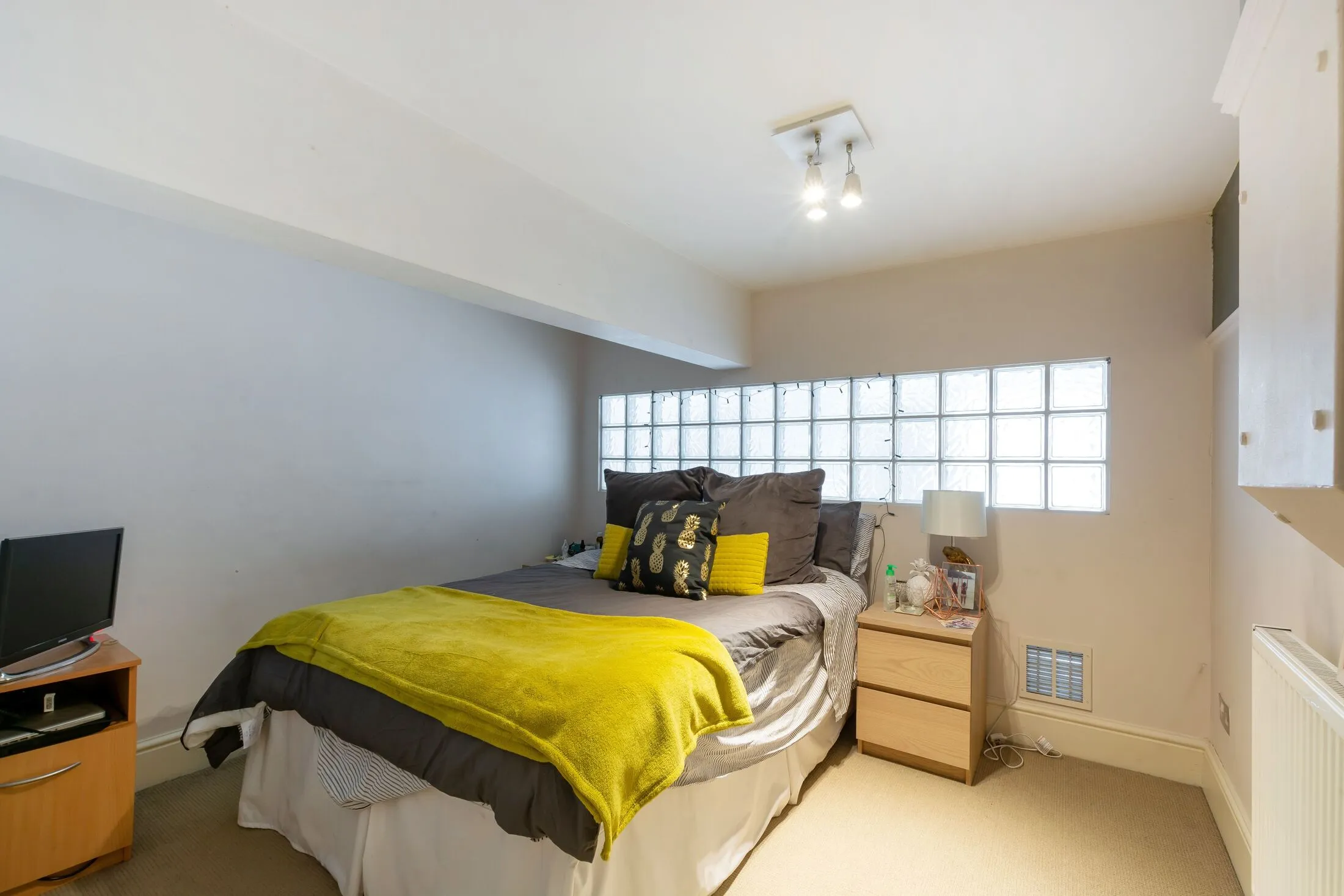 Flat Shillington Old School in Greater London