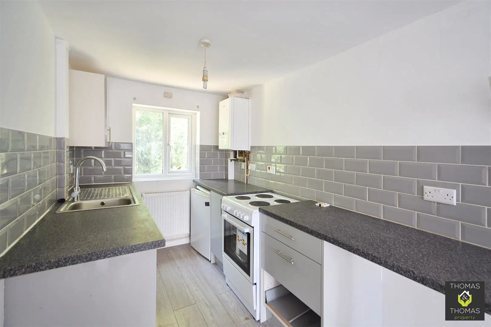Flat Deerhurst Place in Gloucester