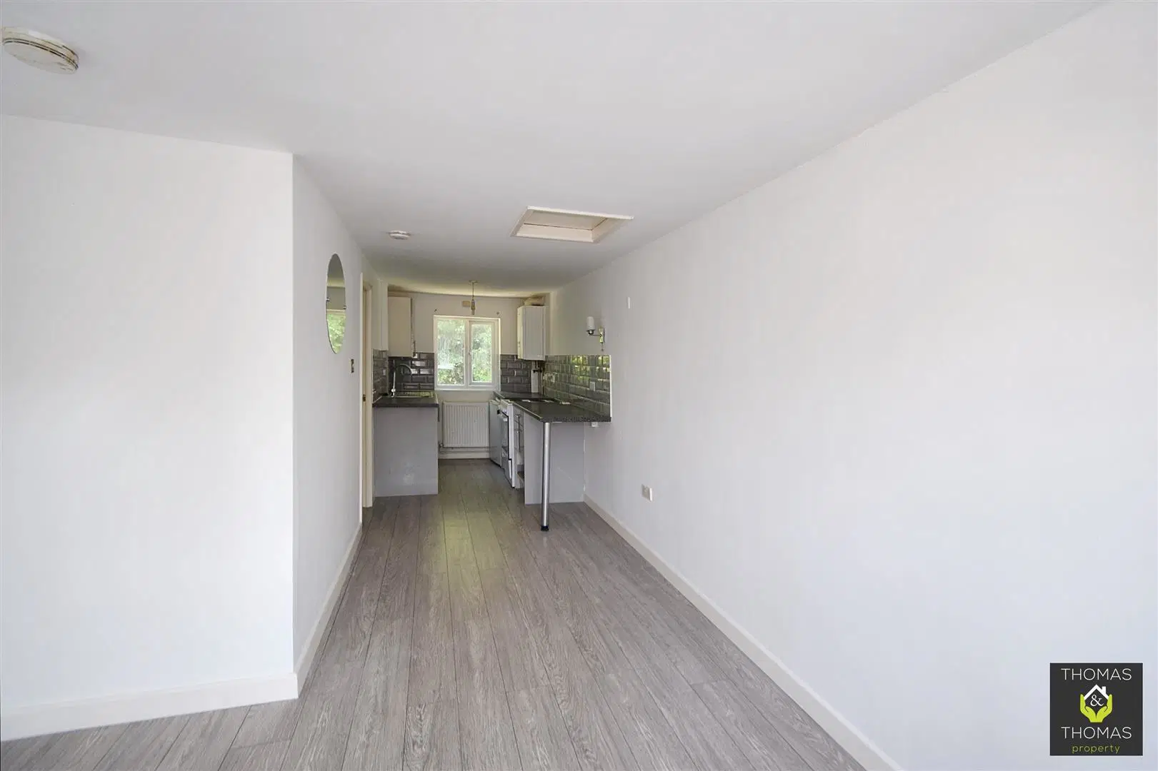 Flat Deerhurst Place in Gloucester