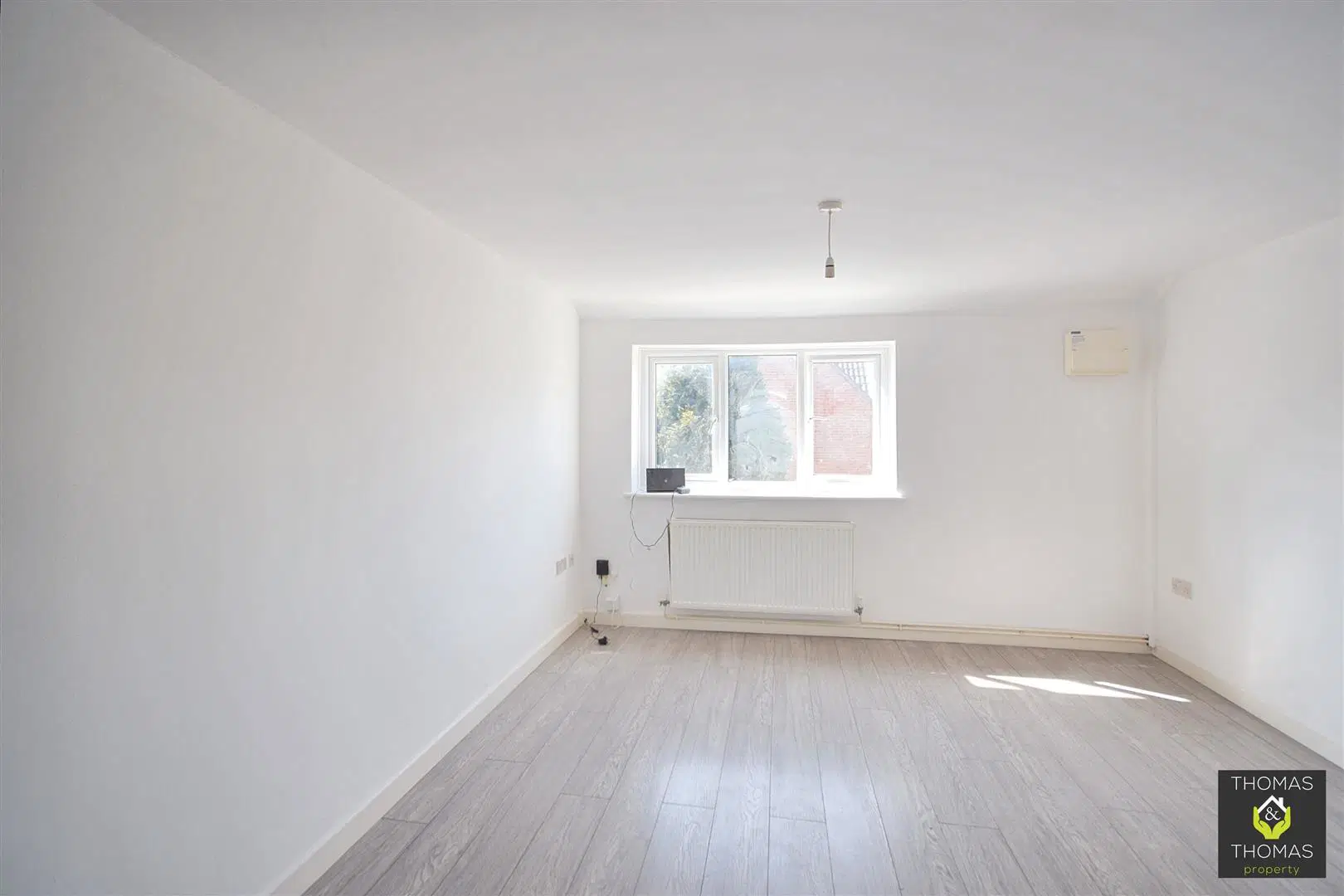 Flat Deerhurst Place in Gloucester