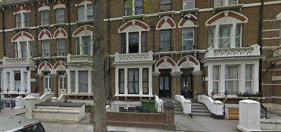 Flat Bracewell Road in Greater London