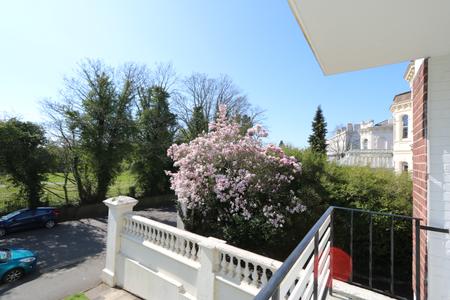 Flat Newbold Terrace East in Royal Leamington Spa