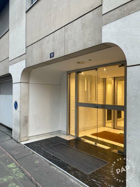 Flat Rue du Débarcadère in Paris