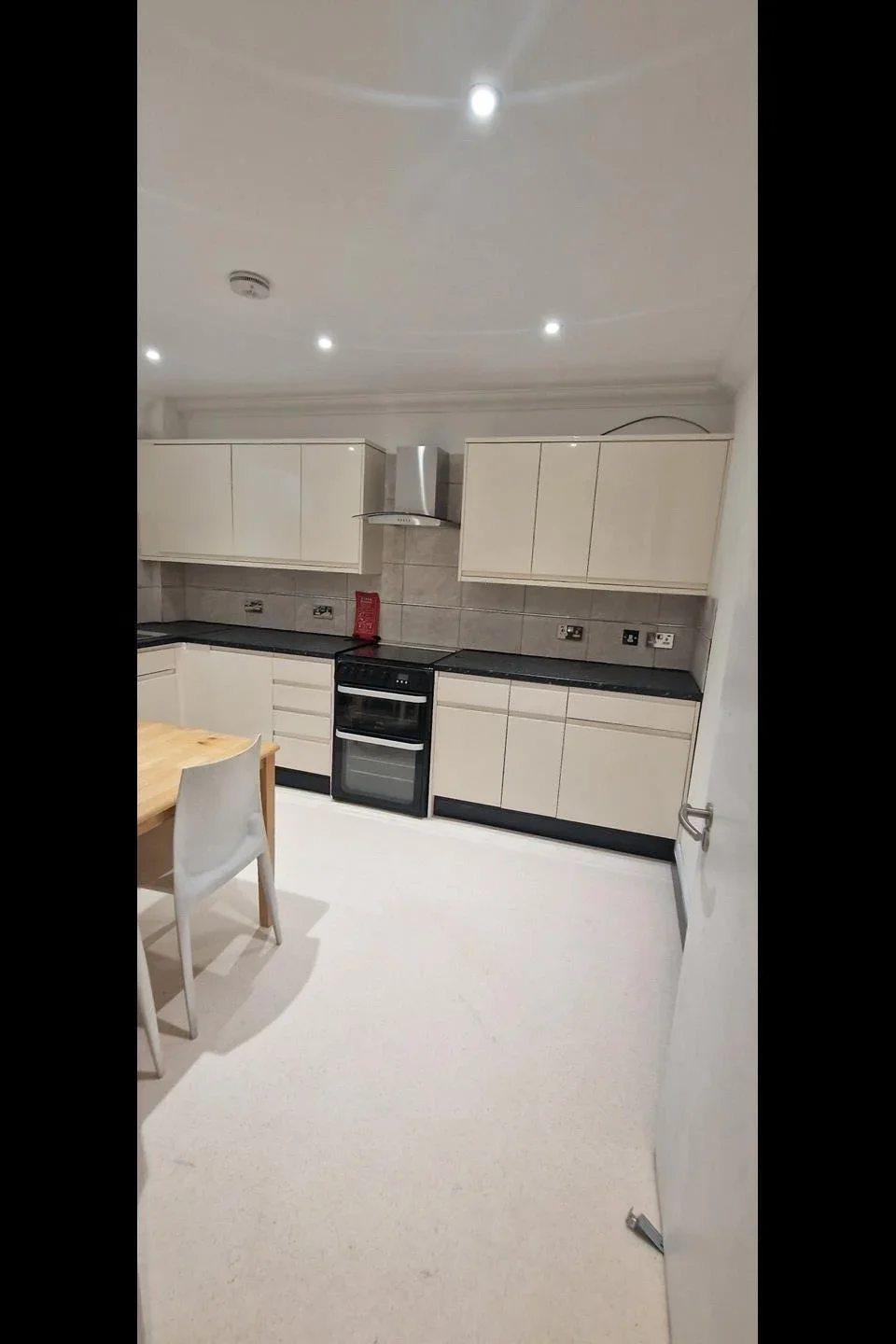 Room Albert Road in Greater London