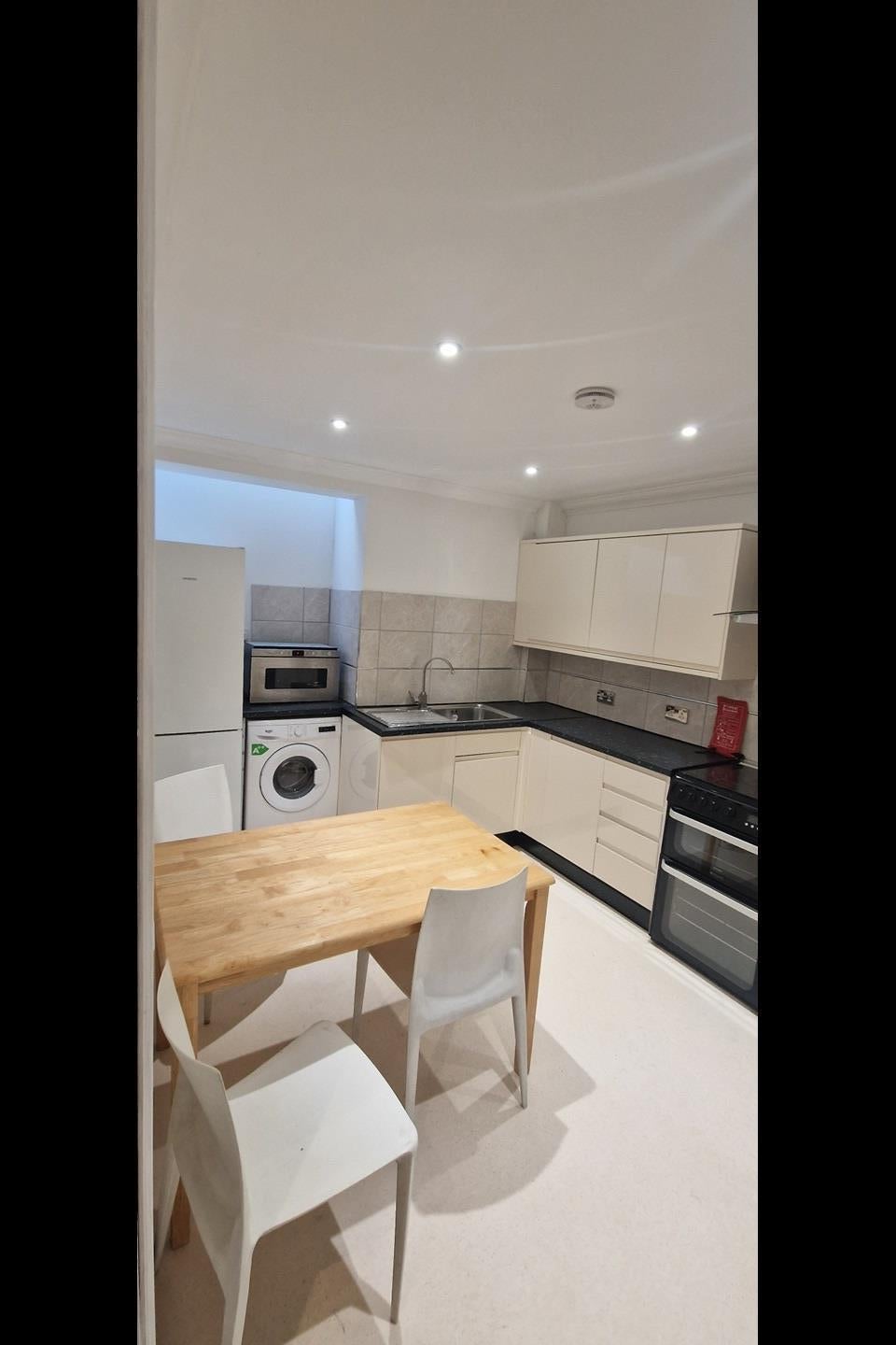 Room Albert Road in Greater London