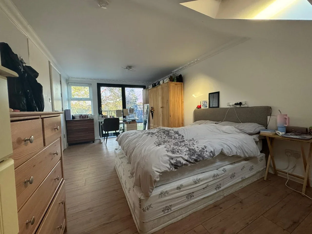 Room Albert Road in Greater London