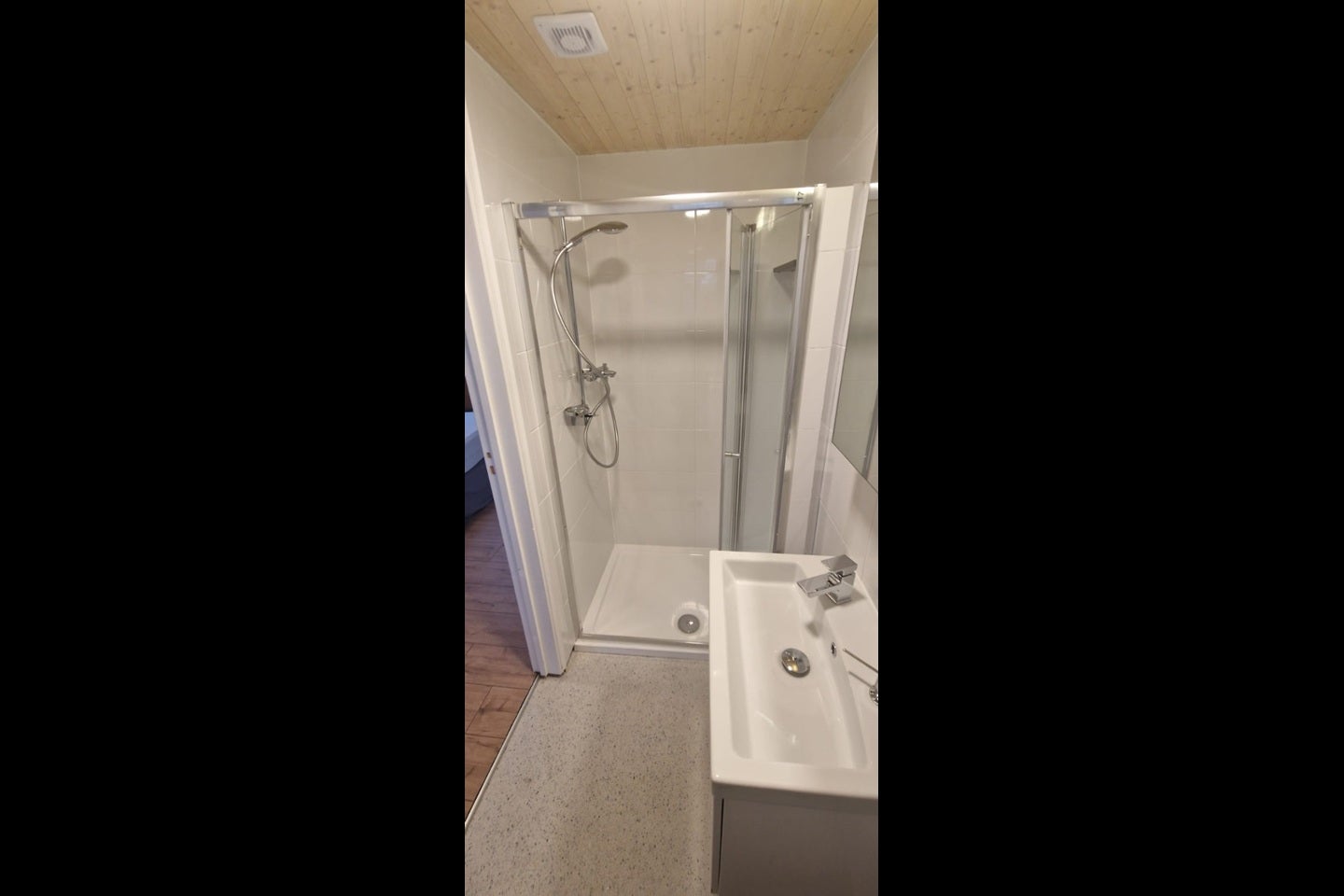 Room Albert Road in Greater London