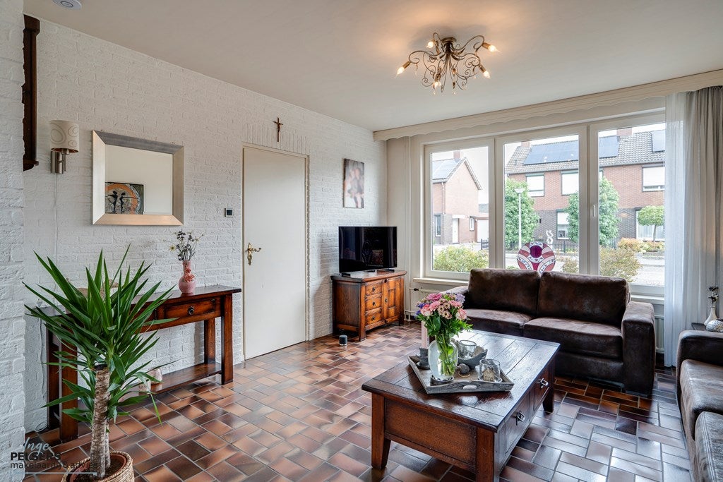 Twee-onder-één-kap te koop: Prins Clausstraat 58, Reuver