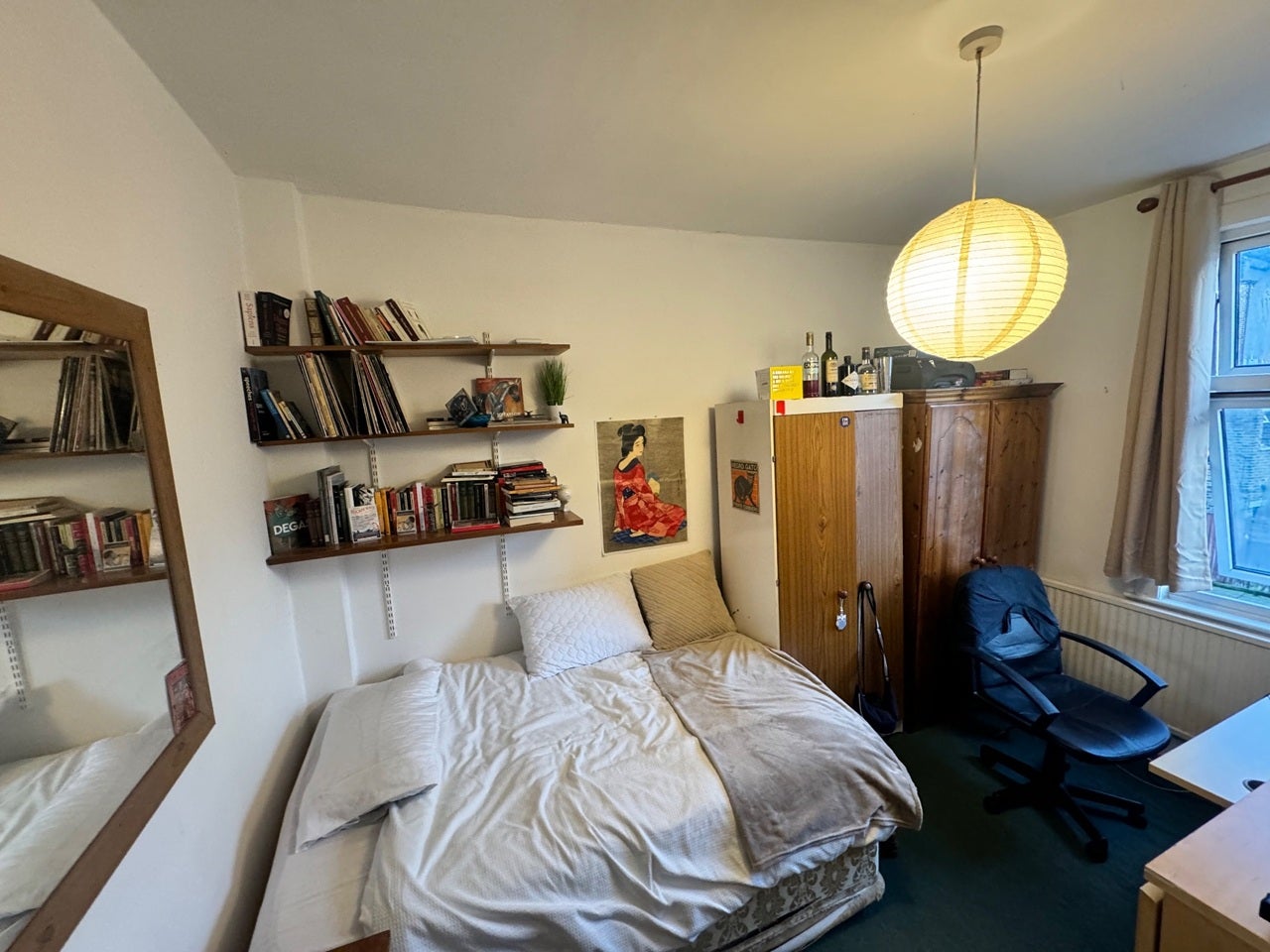 Room Gillespie Road in Greater London
