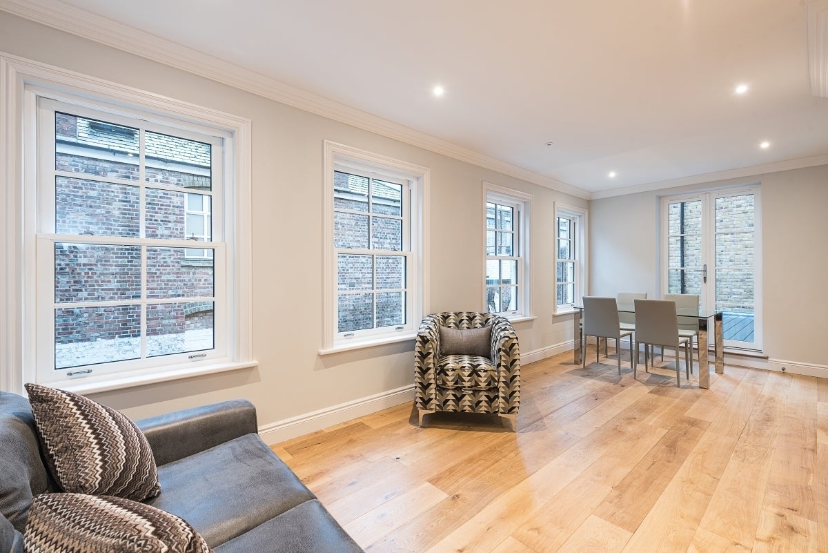 Flat Pleasant Place in Greater London