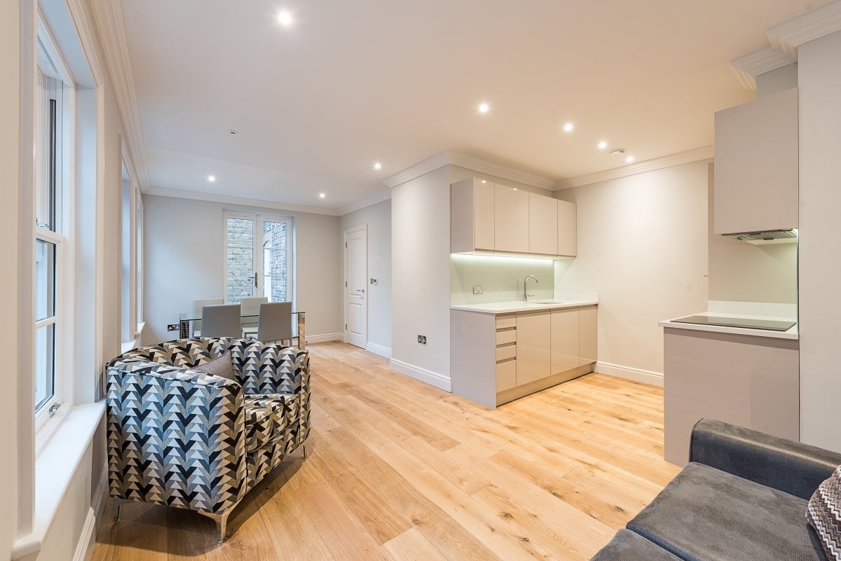 Flat Pleasant Place in Greater London