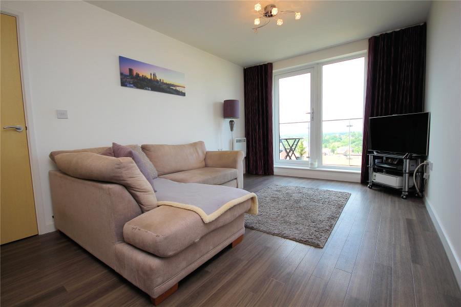 Flat Guildford Road in Woking