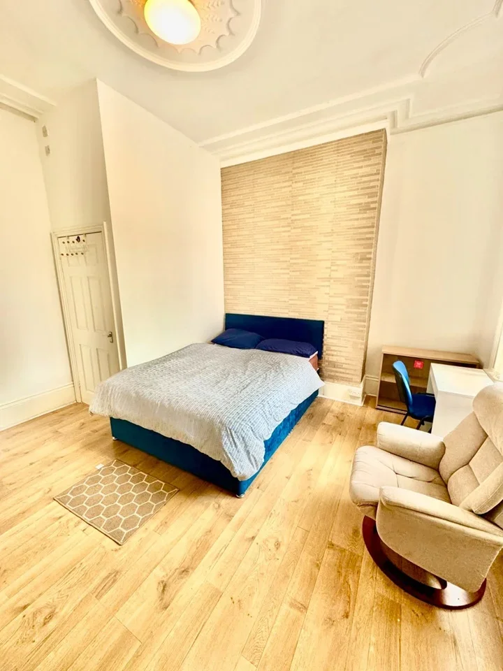 Room Oakwood Street in Sunderland