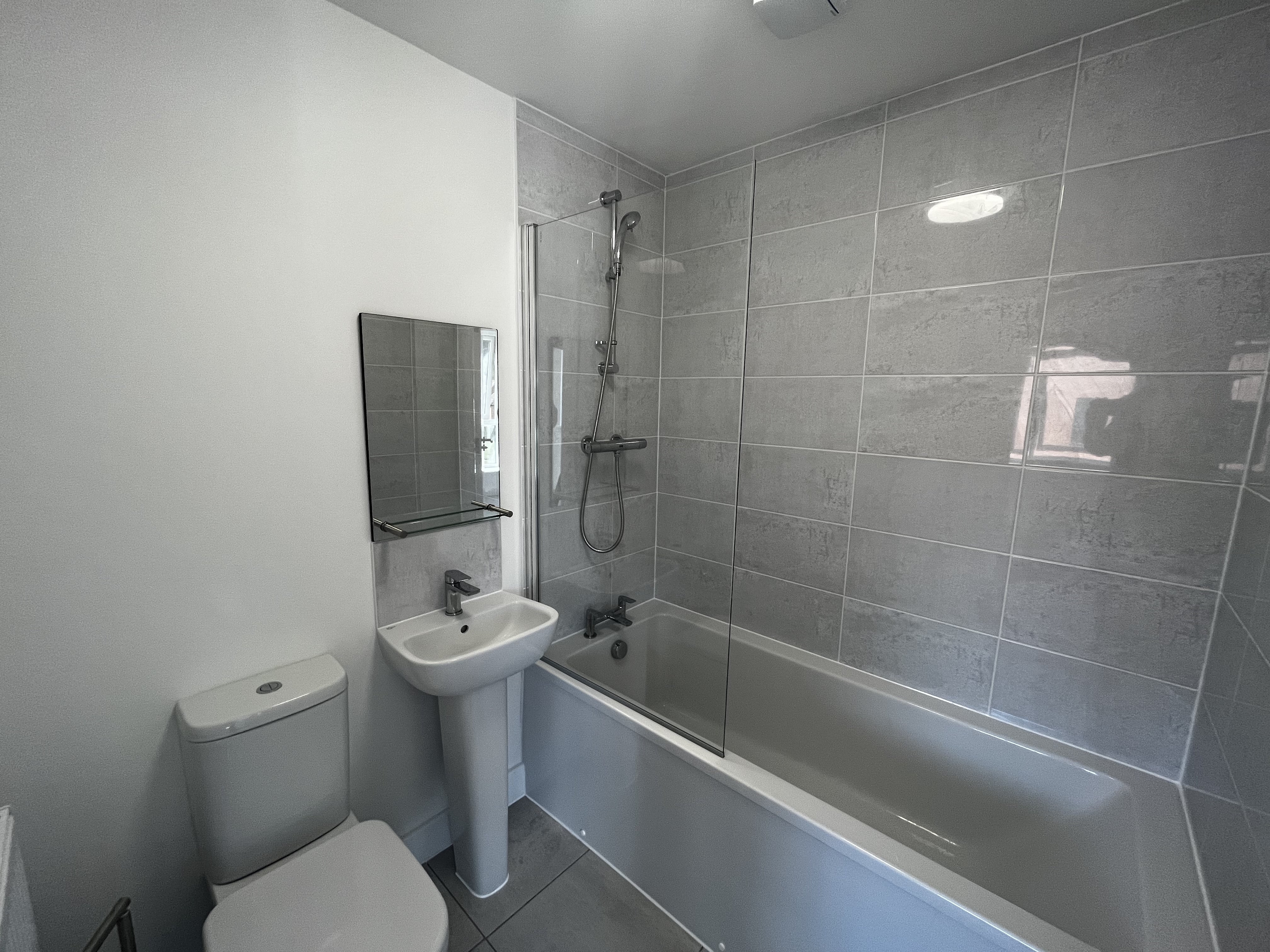 Flat Copper Beech Court in Leeds