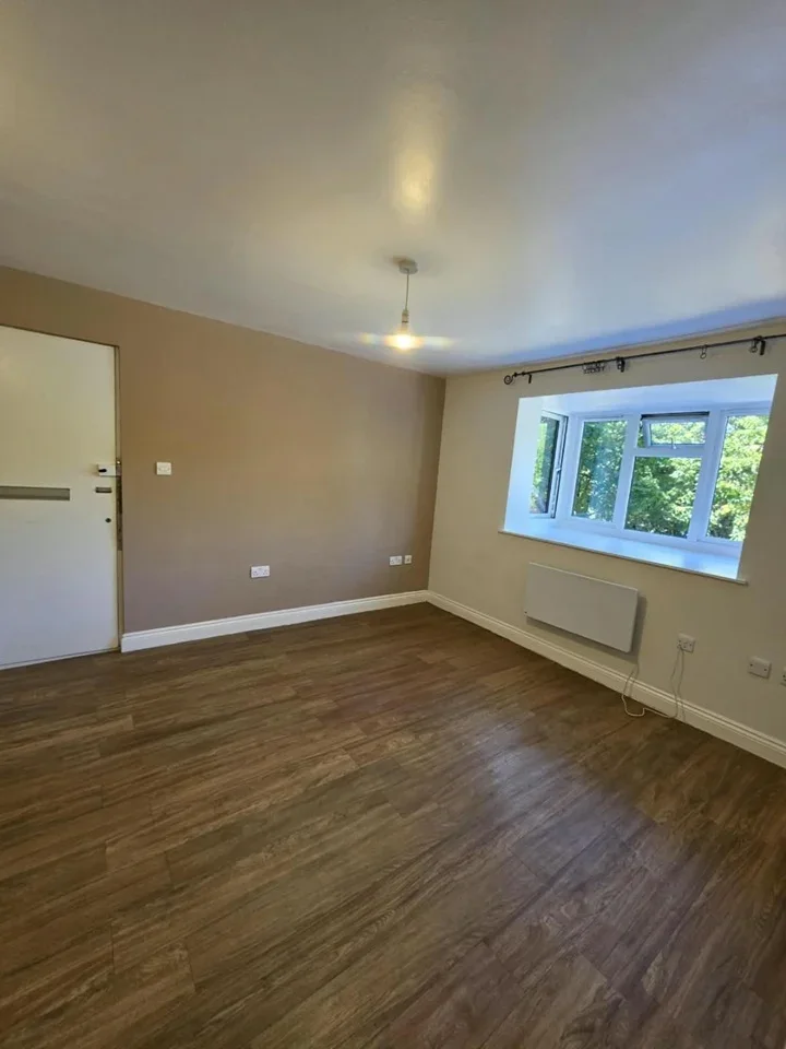 Flat Imperial Passage in Greater London