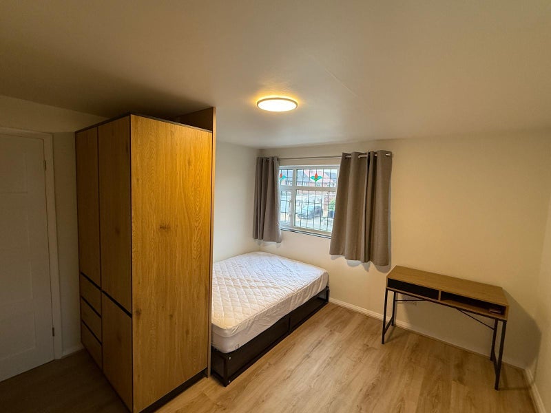 Flat Sheldrake Drive in Ipswich