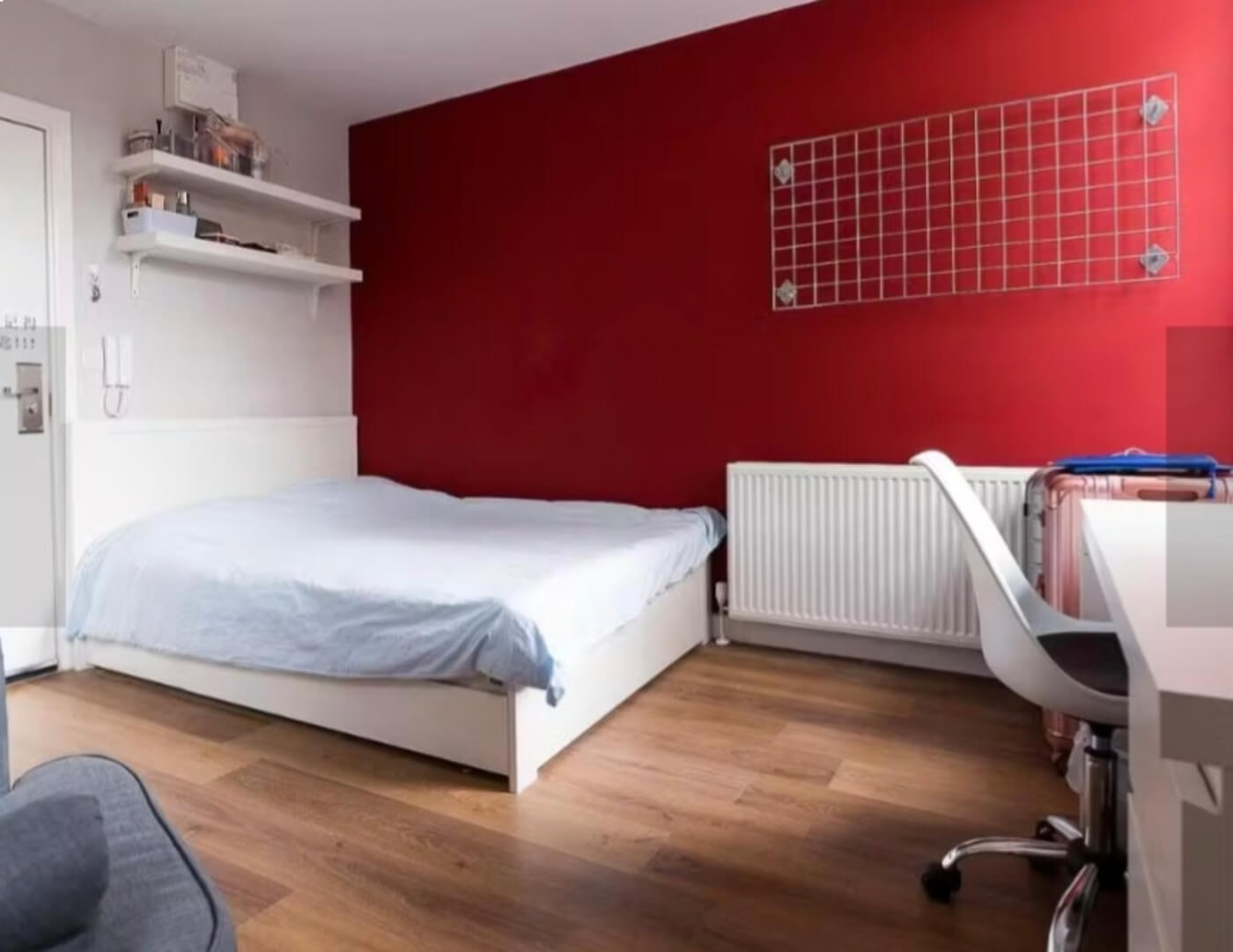 Room St James Road in Corby