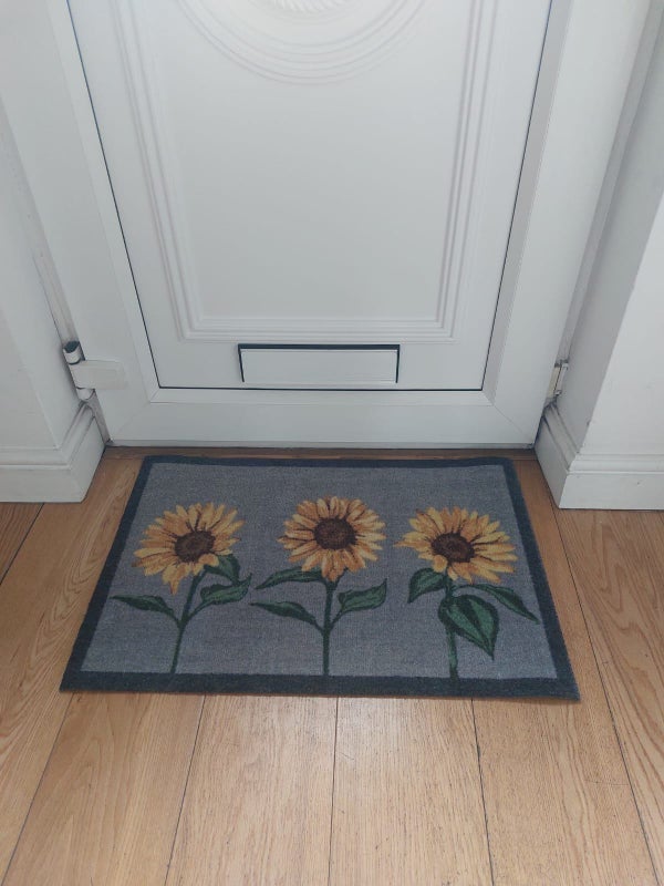 Room Western Avenue in Greater London