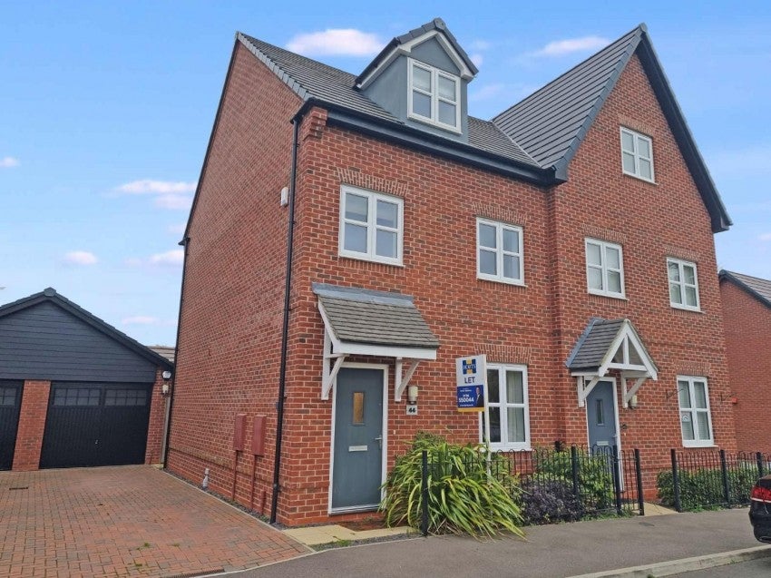 House Lelleford Close in Rugby