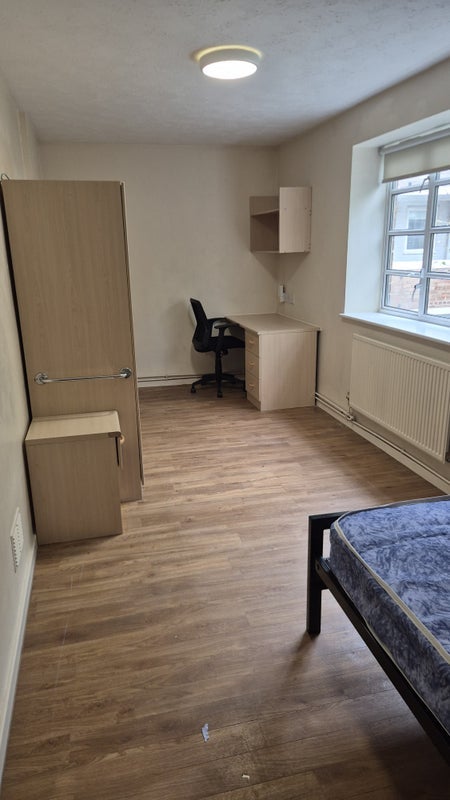 Room Copperas Hill in Liverpool