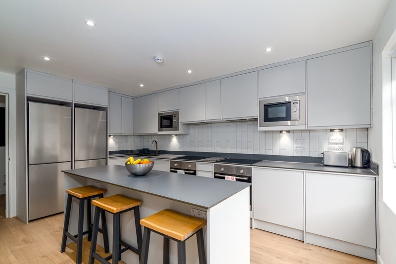 Room Wisteria Road in Greater London