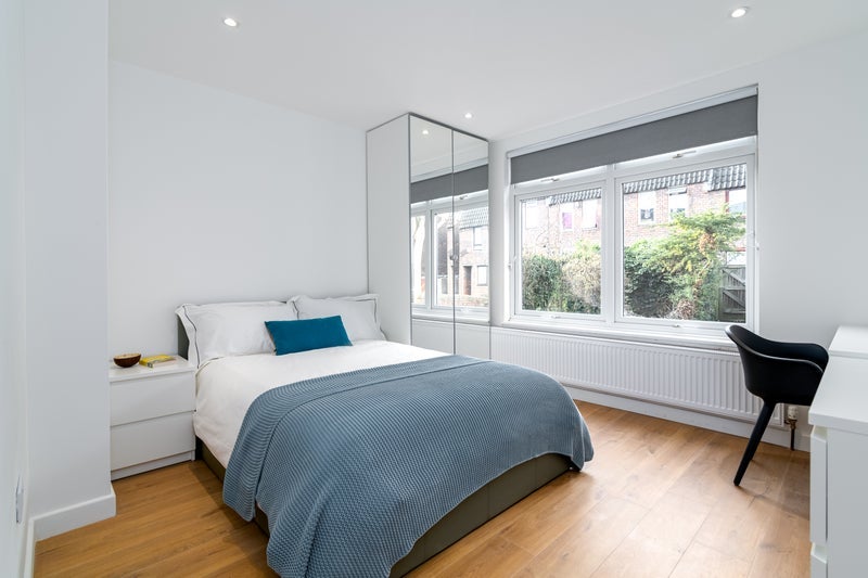 Room Wisteria Road in Greater London