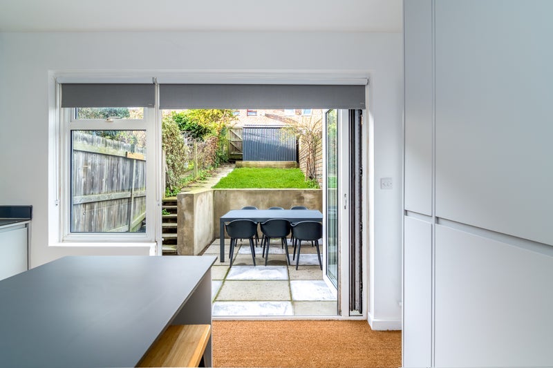 Room Wisteria Road in Greater London