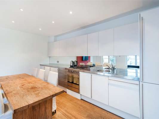 Flat Chepstow Villas in Greater London