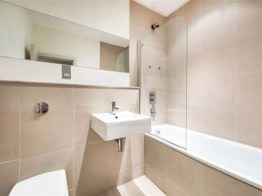 Flat Chepstow Villas in Greater London