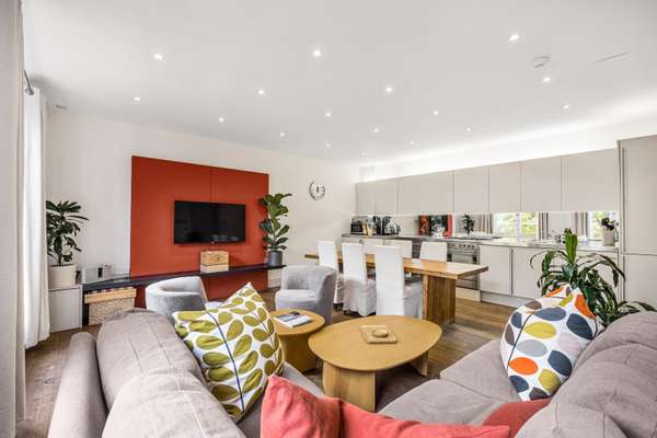 Flat Chepstow Villas in Greater London