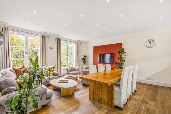 Flat Chepstow Villas in Greater London