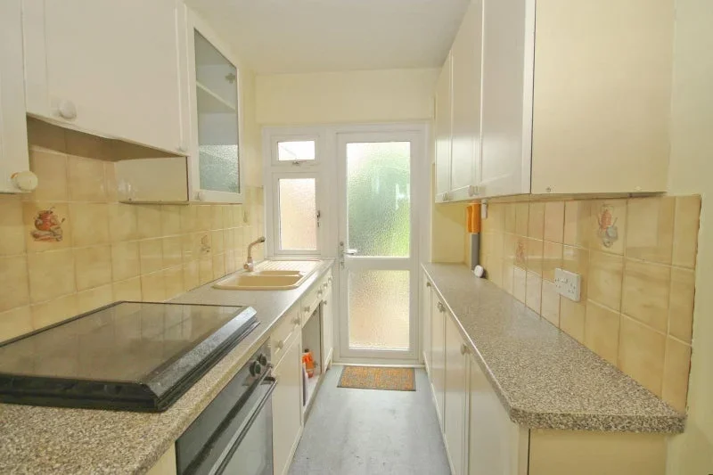 Room Whitby Road in Greater London