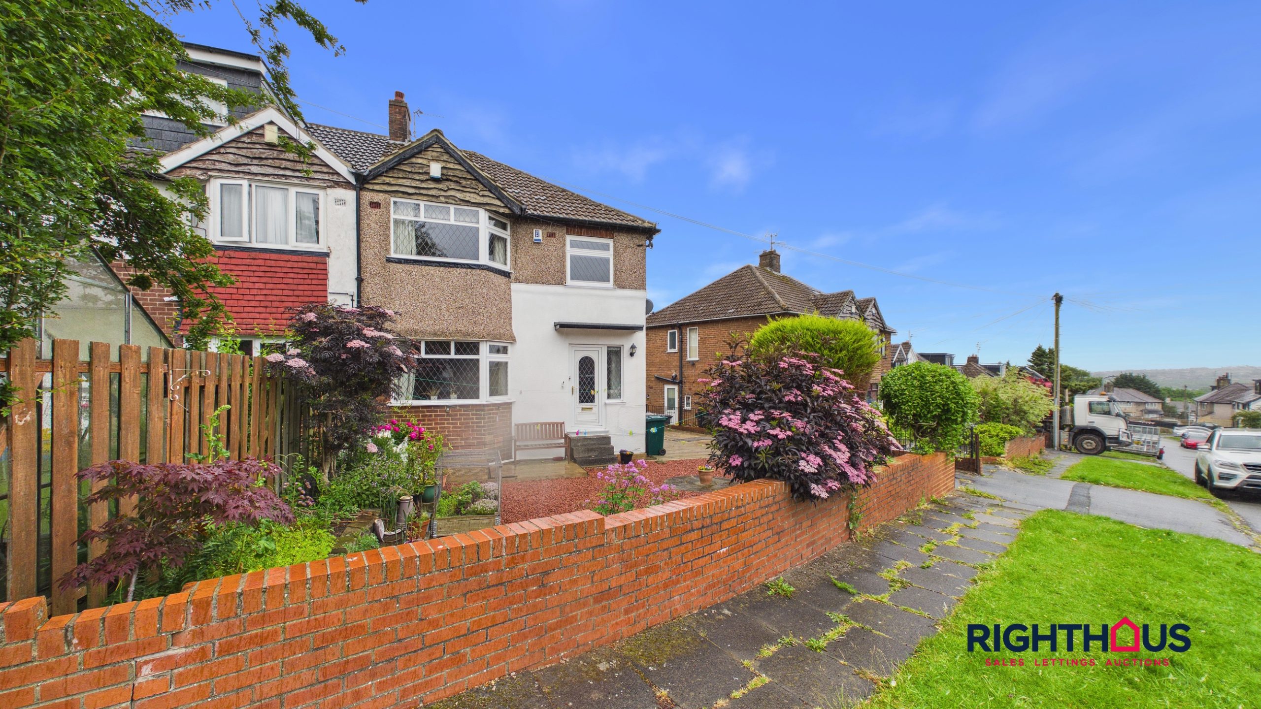 House Hedge Way in Bradford