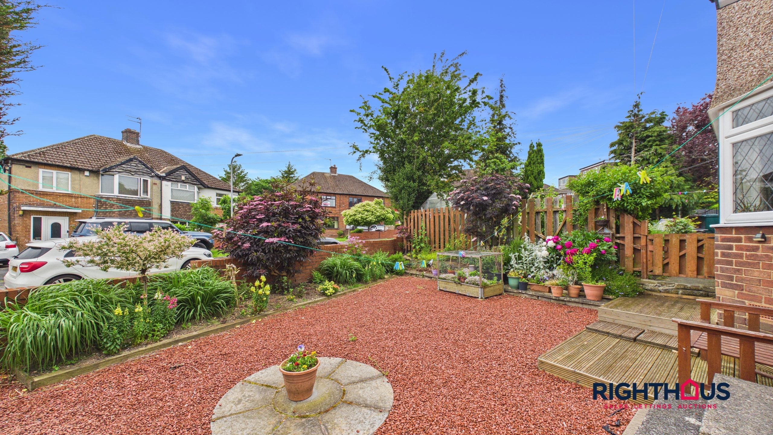 House Hedge Way in Bradford