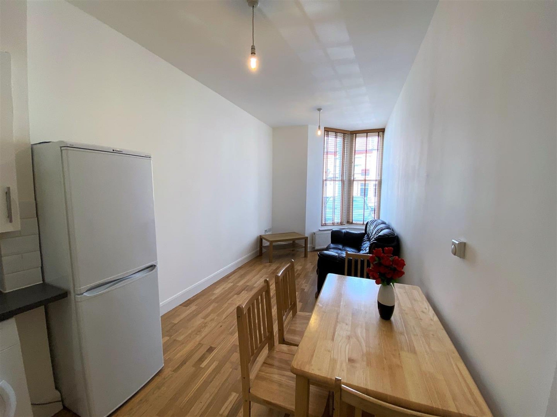 Flat Chaplin Road in Greater London
