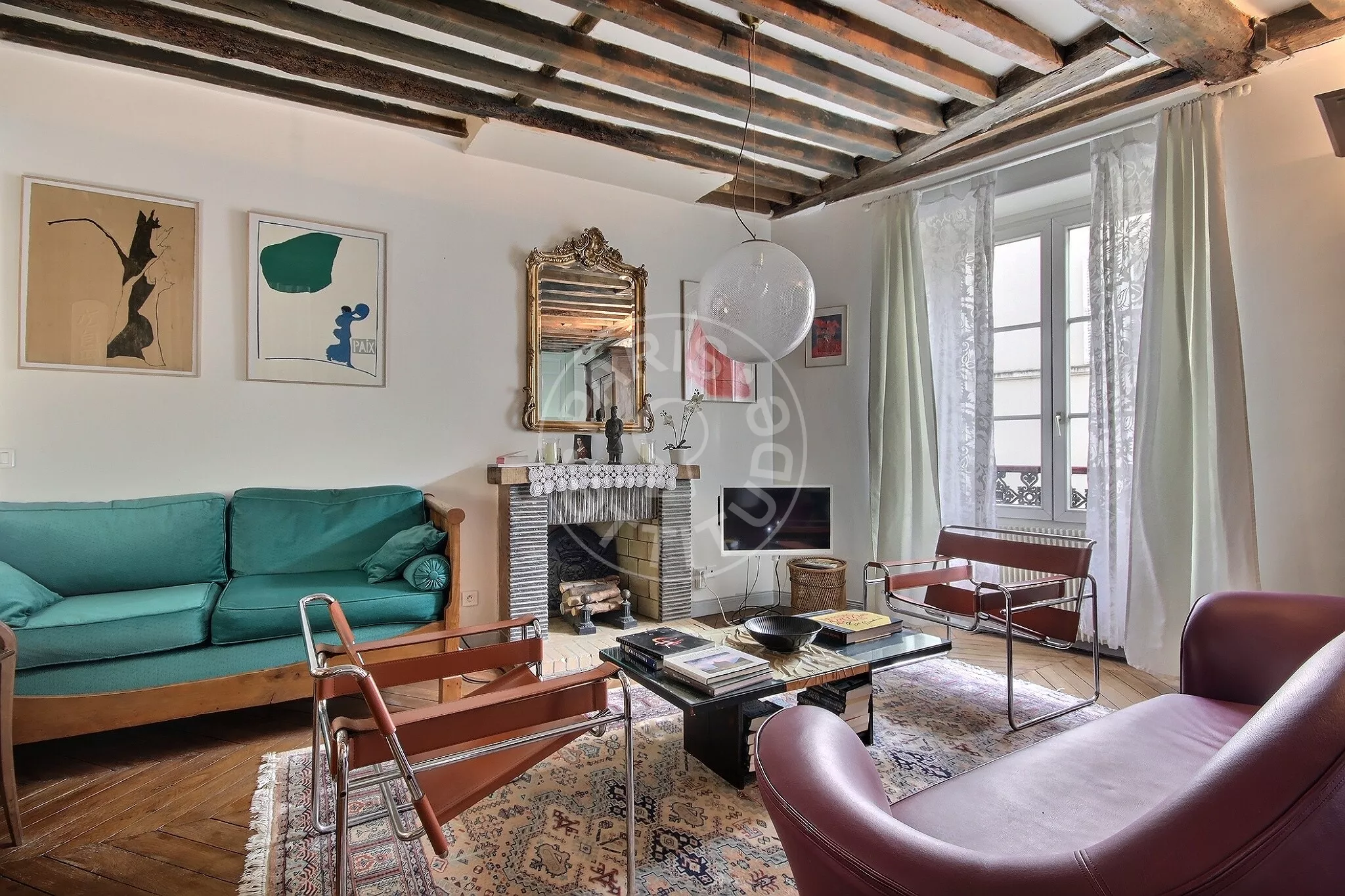 Appartement Place des Vosges à Paris