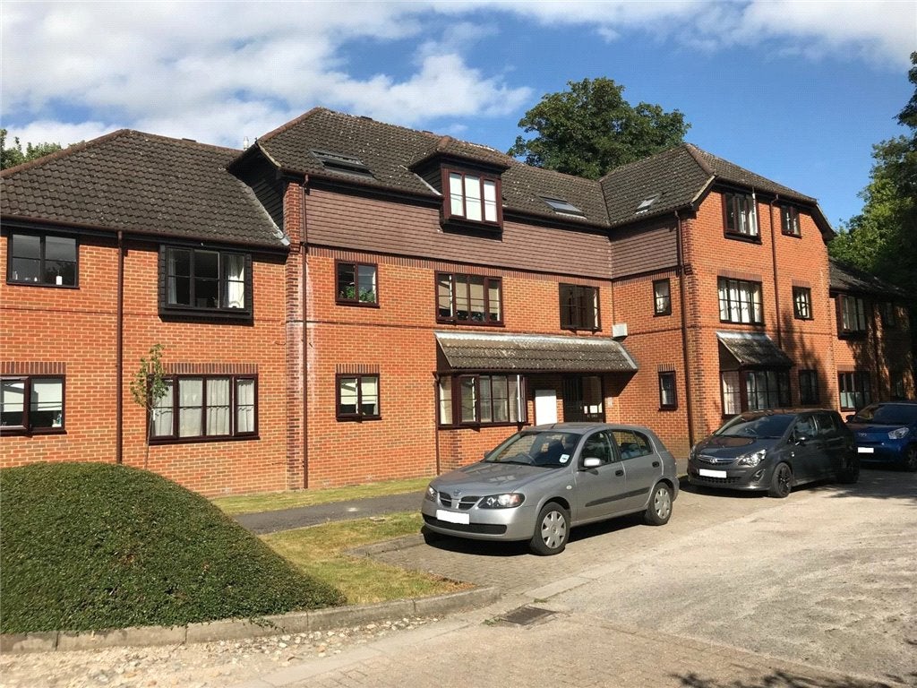 Flat Limeway Terrace in Mole Valley