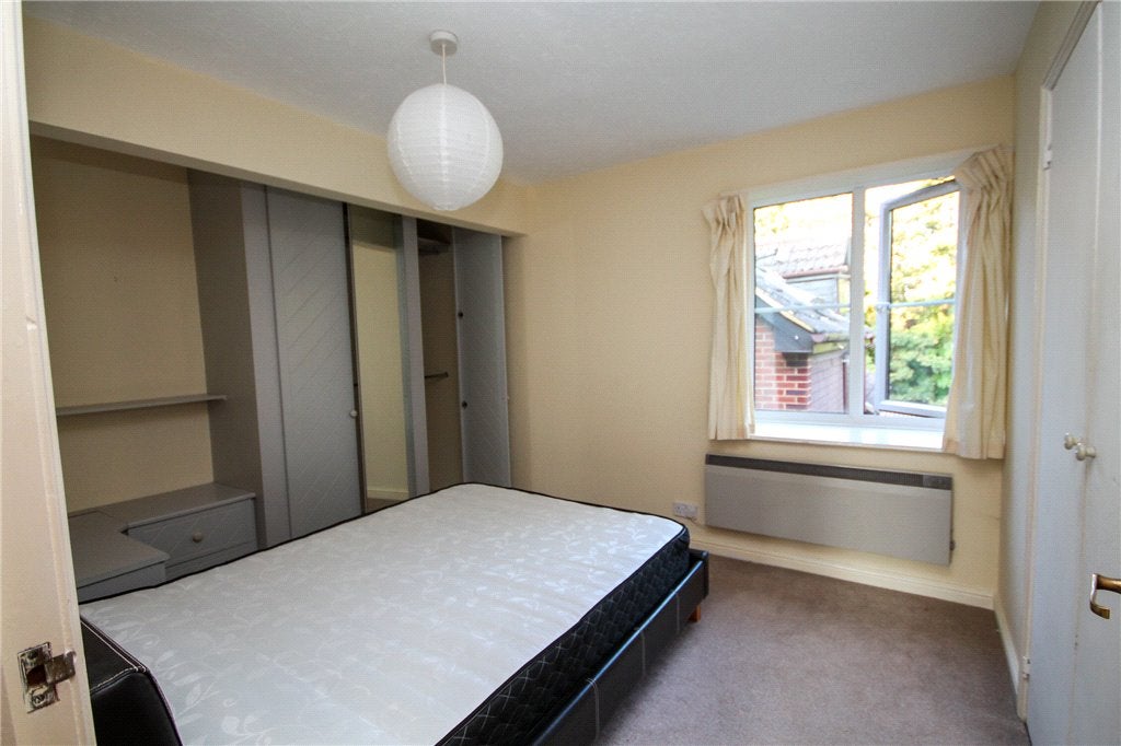 Flat Limeway Terrace in Mole Valley