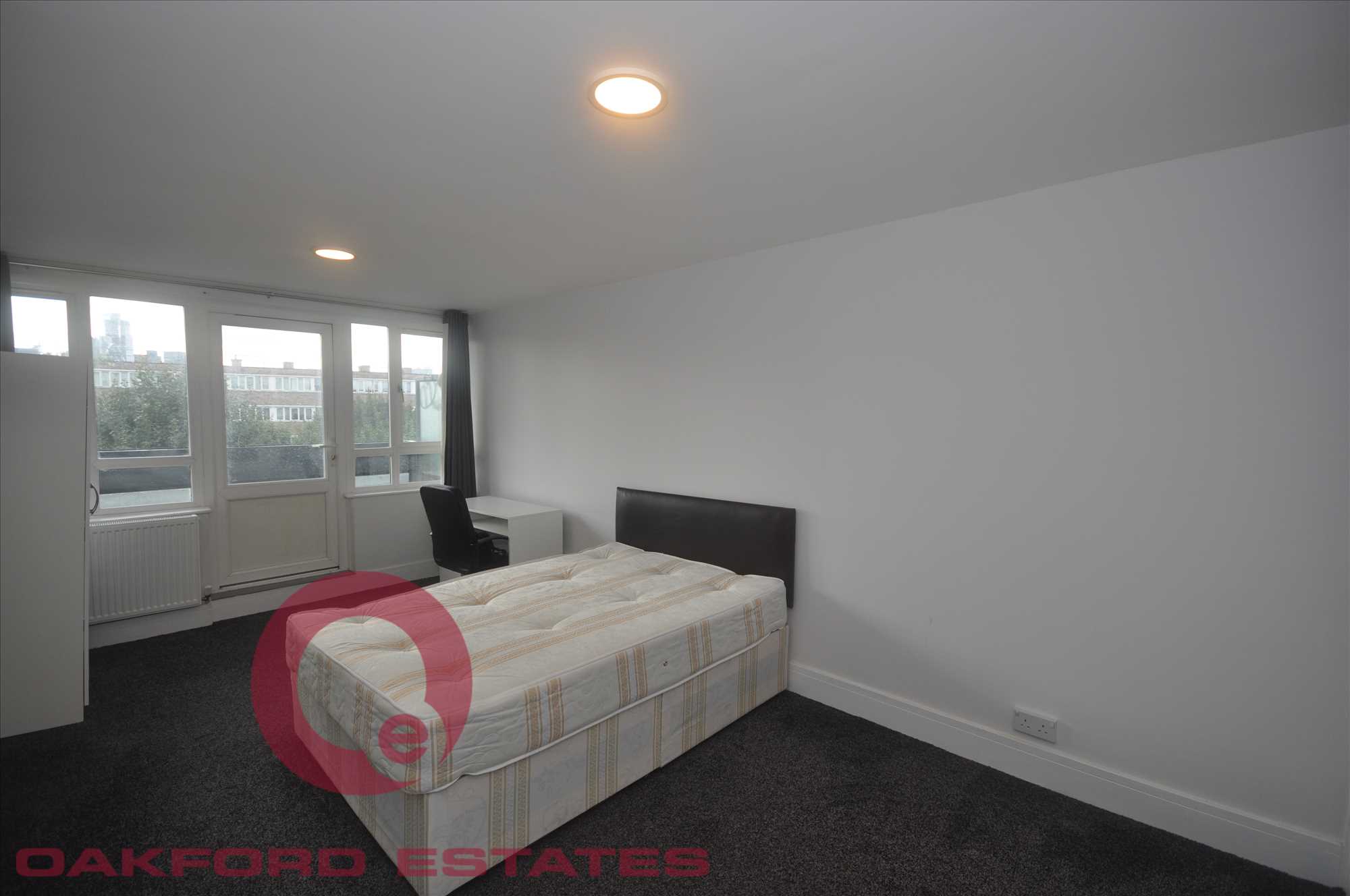Flat Aylward Street in Greater London