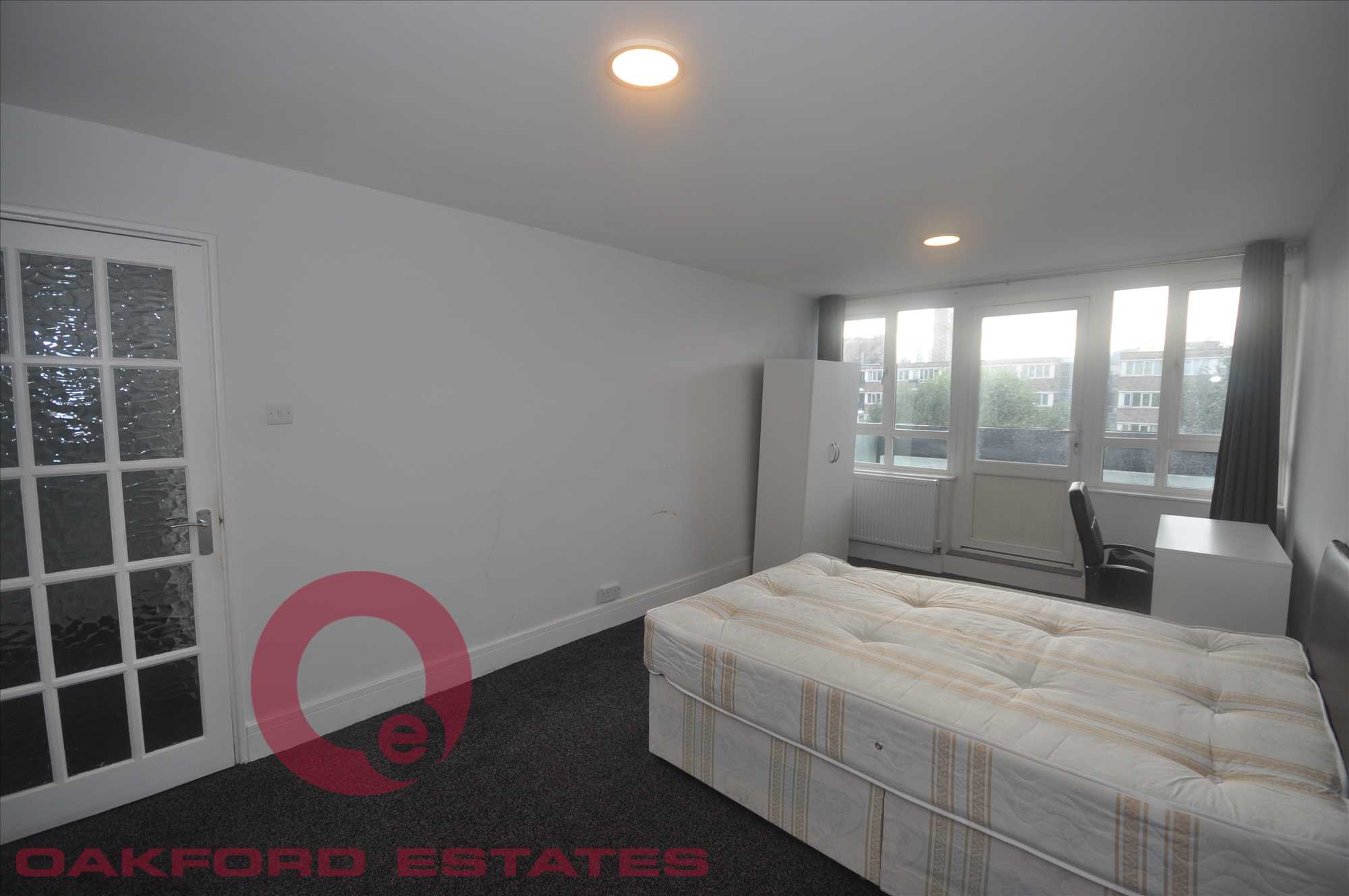 Flat Aylward Street in Greater London