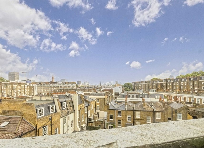 Flat St George's Drive in City of Westminster