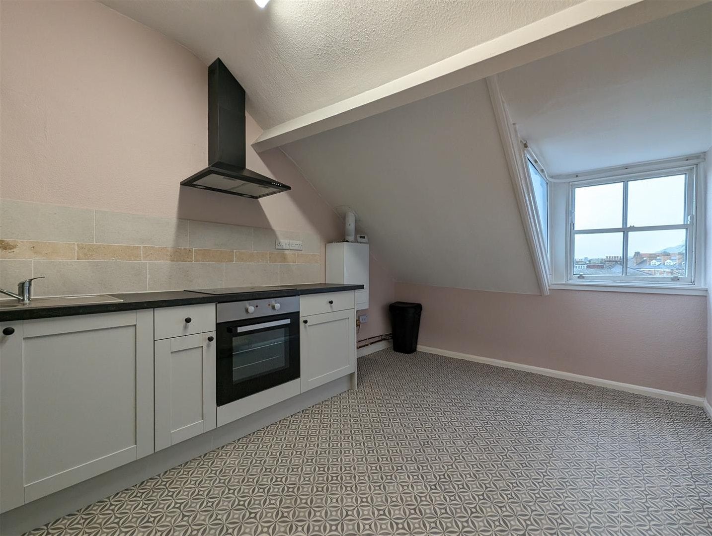 Flat Albemarle Crescent in Scarborough