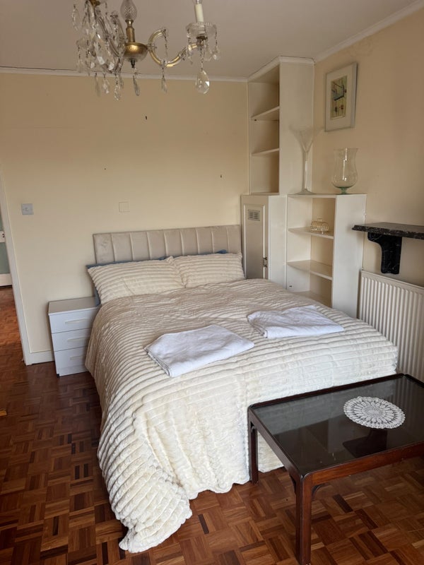 Room Lynton Road in Greater London