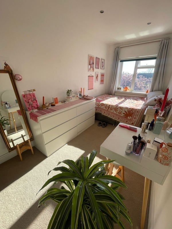 Room Radcliffe Square in Greater London