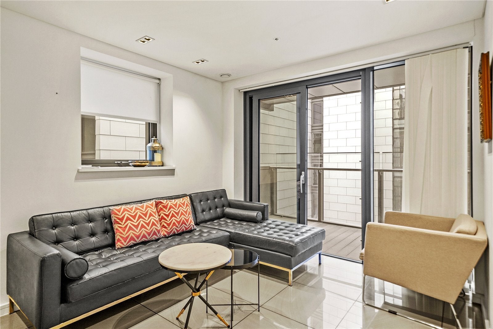 Flat Hampstead Road in Greater London