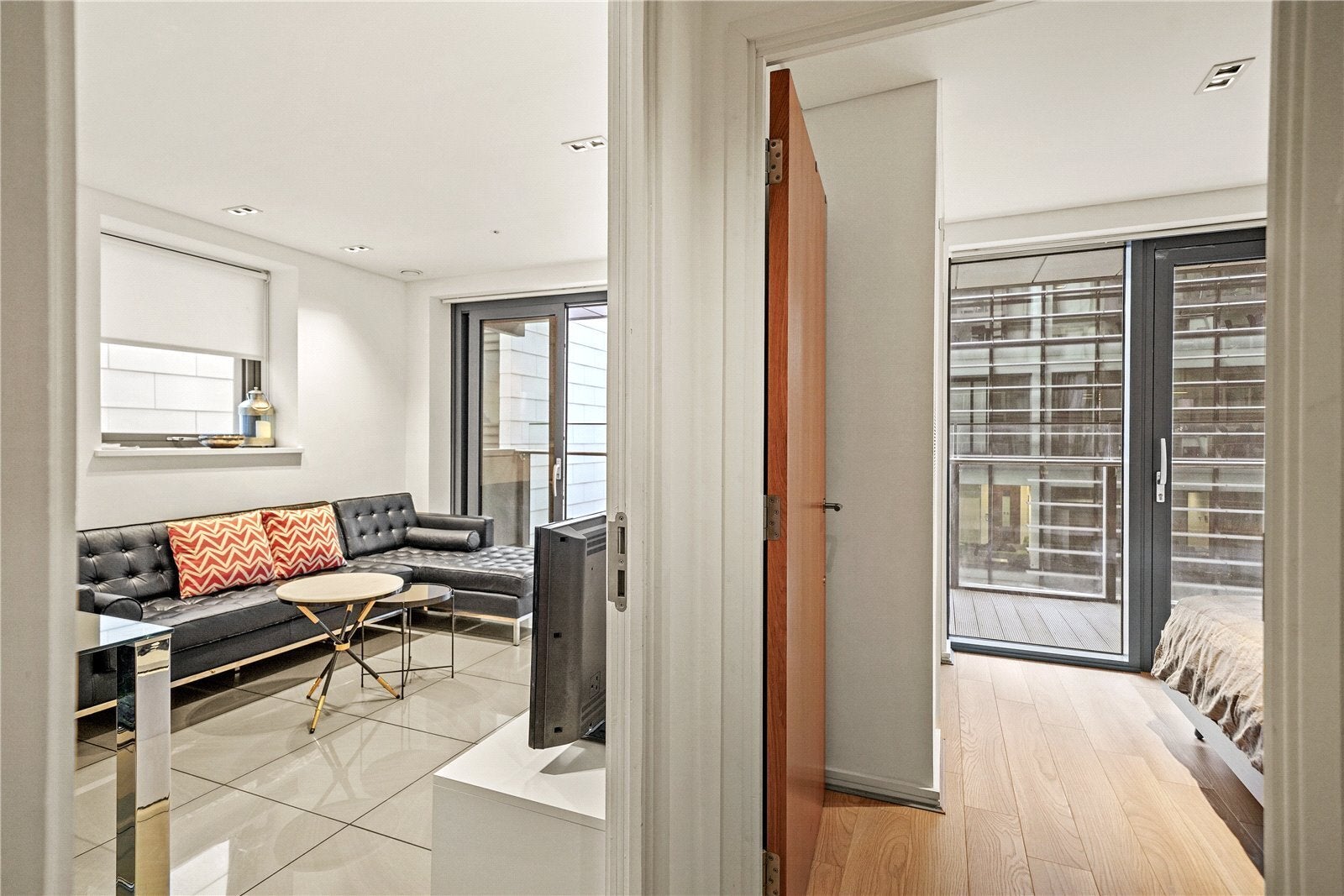 Flat Hampstead Road in Greater London