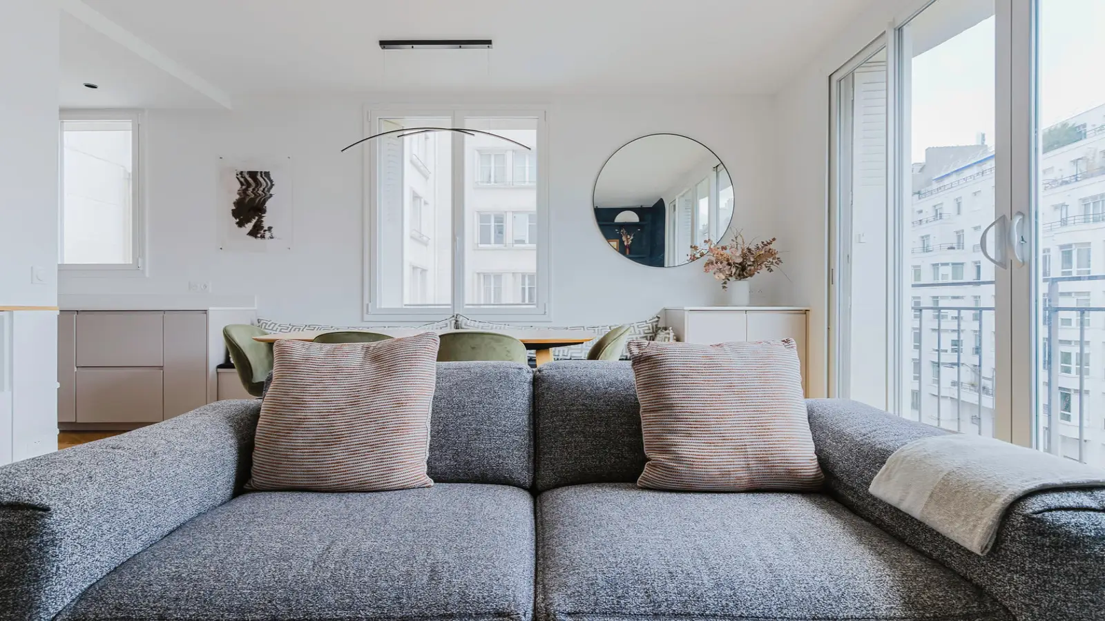 Flat Rue Philibert Delorme in Paris