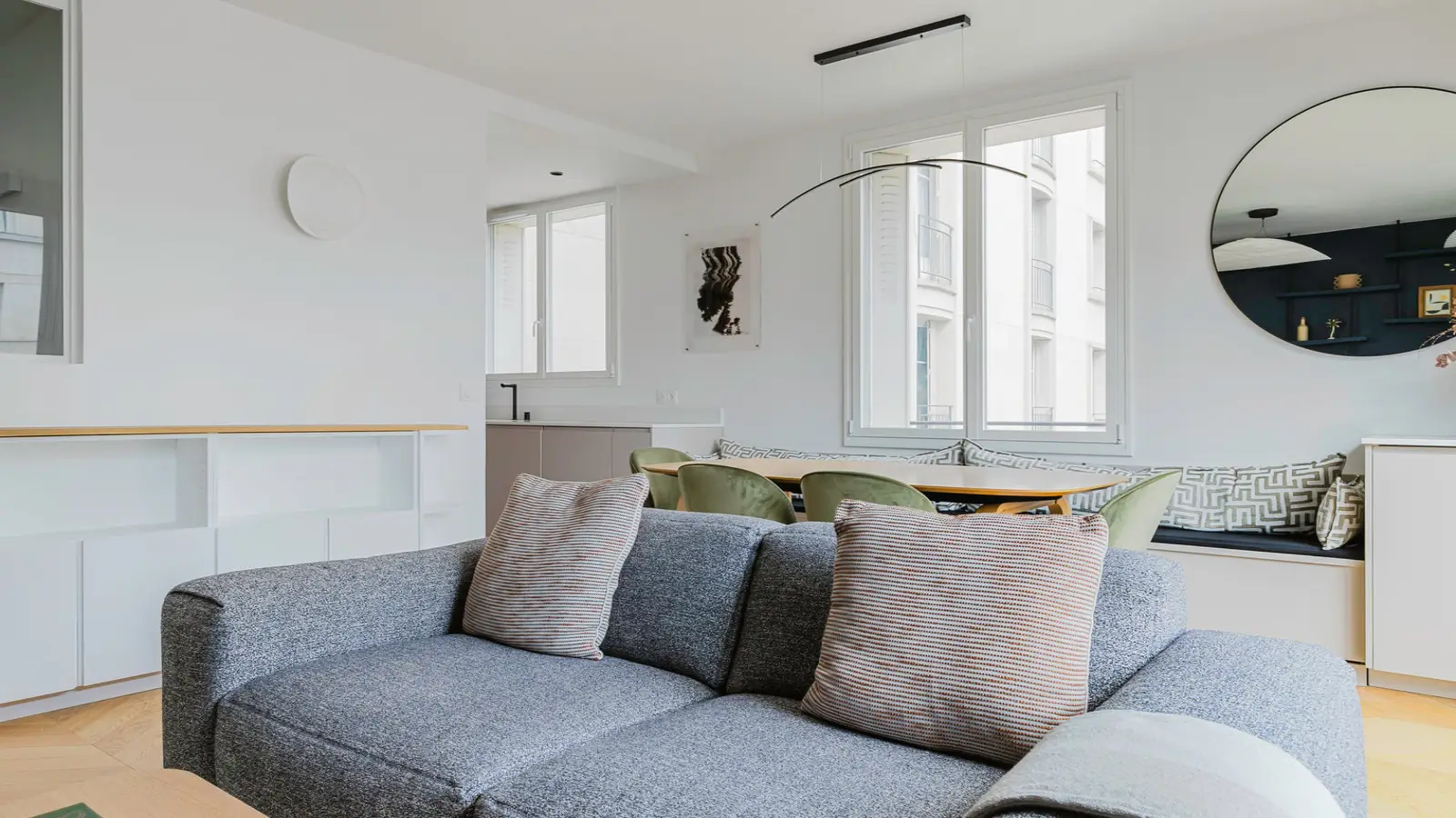 Flat Rue Philibert Delorme in Paris