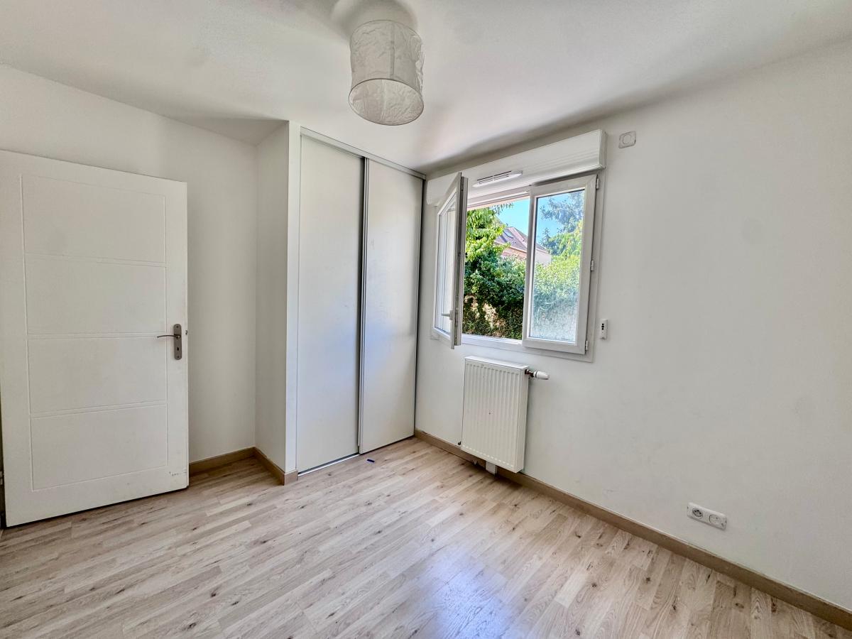 Appartement Rue Maurice Bellonte à Les Mureaux