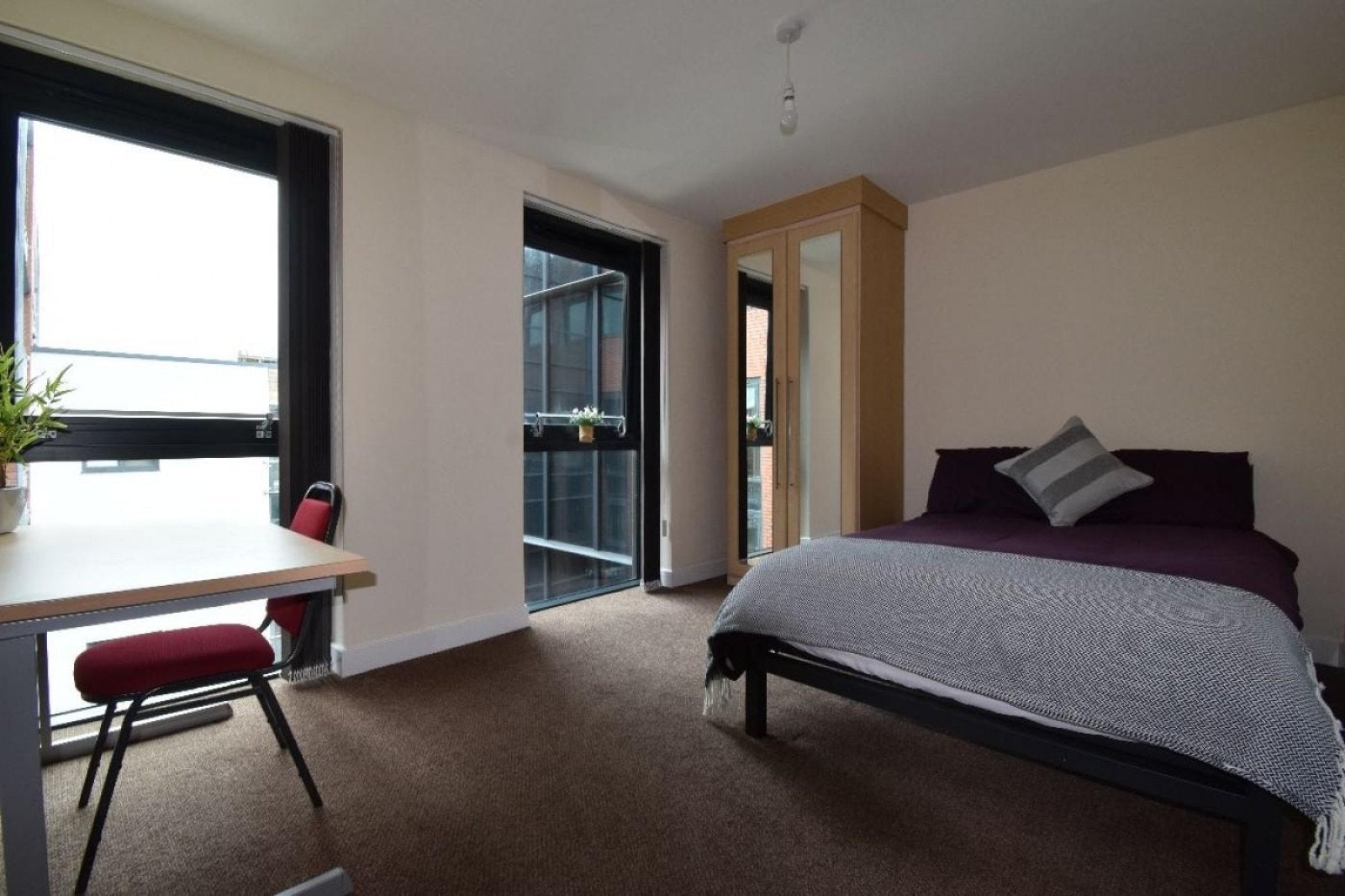 Flat Fitzwilliam Street in Sheffield